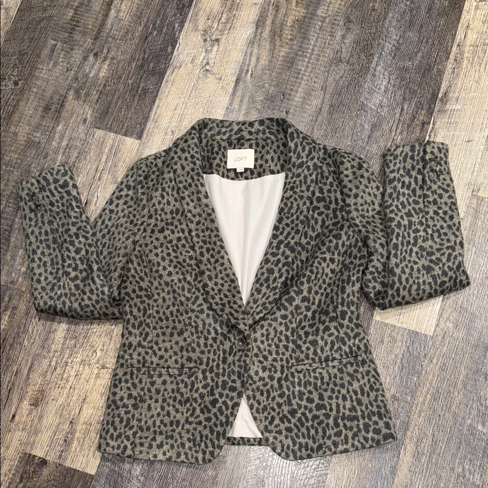 LOFT Women's Animal Print Blazer Size 6